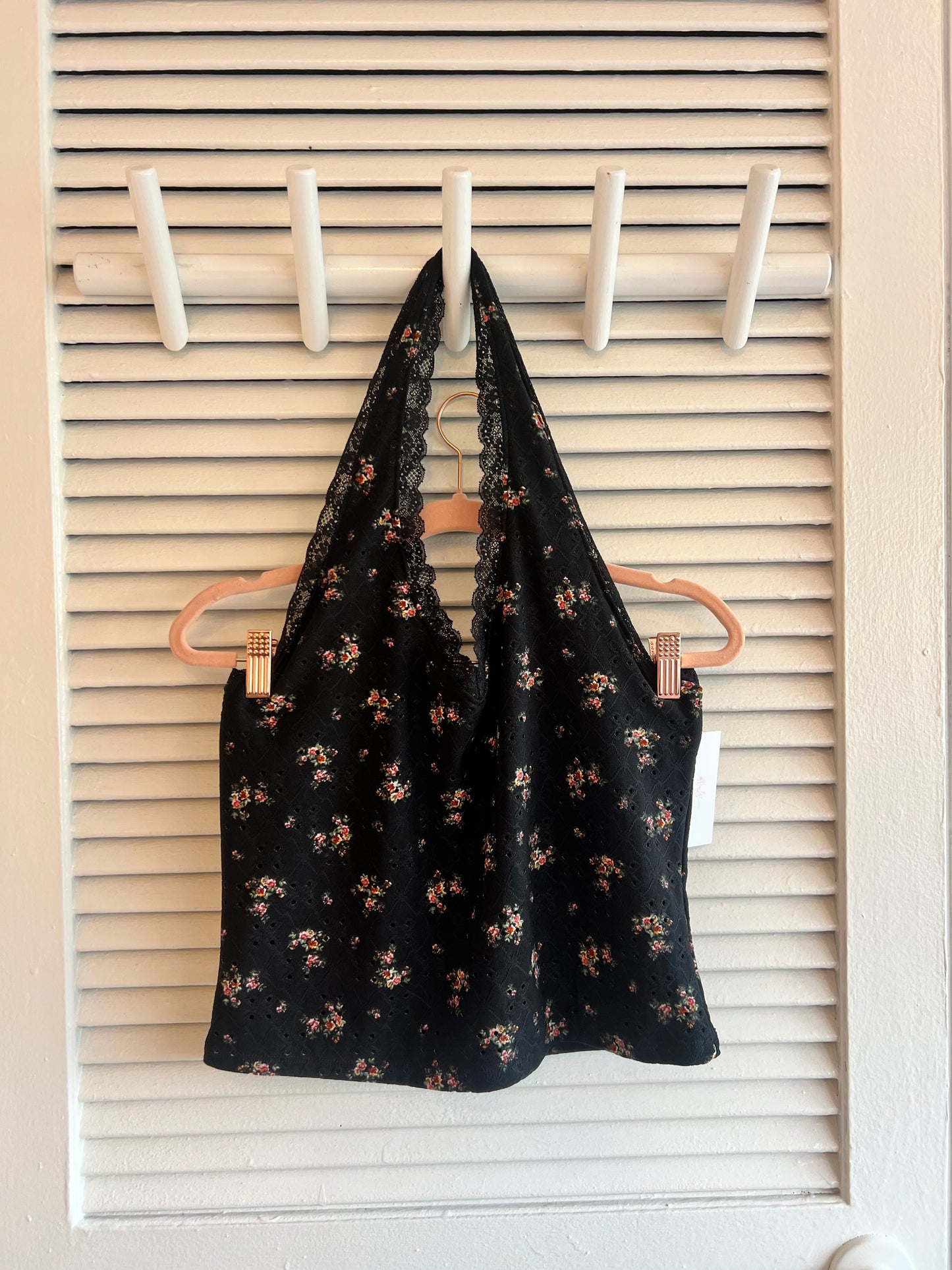 black floral halter top ~ XL