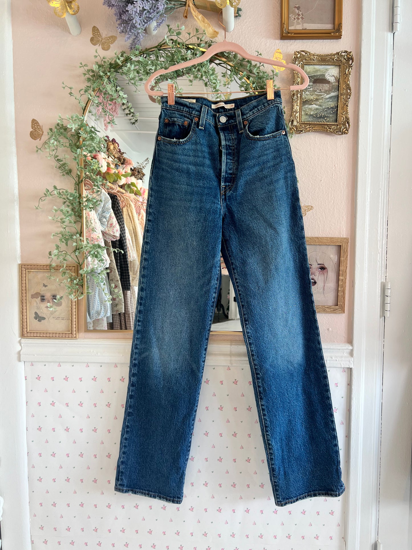 Levi's Premium Ribcage Straight Jeans