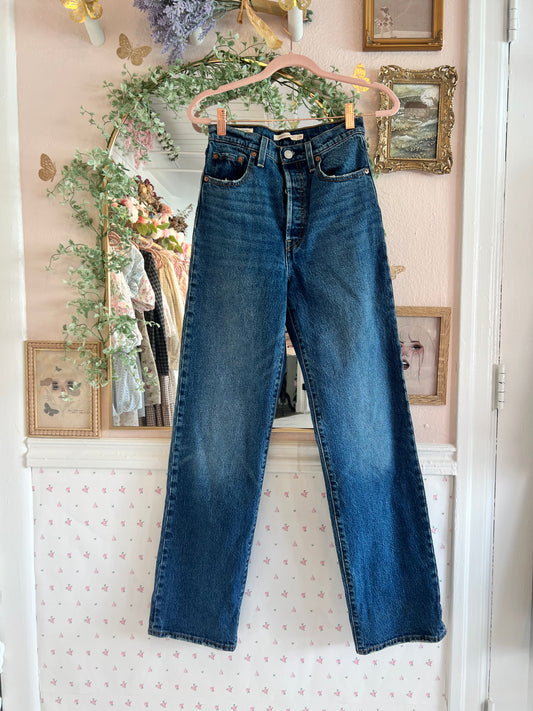 Levi's Premium Ribcage Straight Jeans