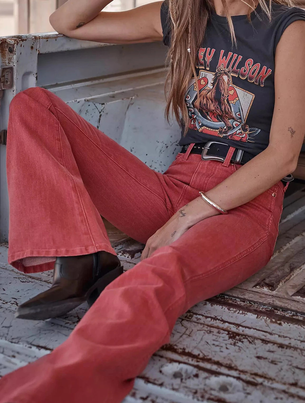 NEW without tags LAINEY WILSON X WRANGLER RED FLARE JEANS